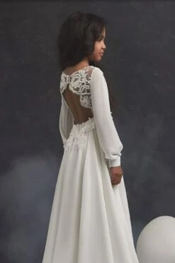Lace And Chiffon A-line Gown With Bishop Sleeves(Lace And Chiffon A Line Gown With Bishop Sleeves)