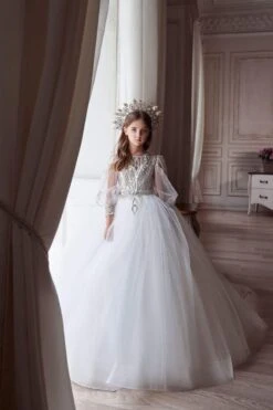 Open Back Ball Gown With Bishop Sleeves(Open Back Ball Gown With Bishop Sleeves)