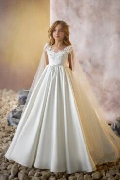 Grace Of The Divine Communion Gown(Grace Of The Divine Communion Gown)