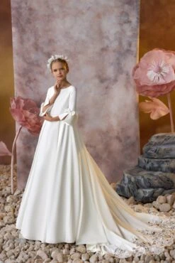 Saving Grace Communion Gown(Saving Grace Communion Gown)