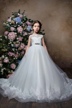 Elegant White Tulle Flower Girl Dress(Elegant White Tulle Flower Girl Dress)