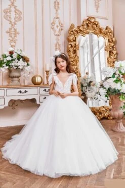 Embroidered V-neck Ballgown With Shoulder Bows(Embroidered V Neck Ballgown With Shoulder Bows)