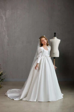 LONDON – CLASSIC SATIN COMMUNION DRESS WITH BOW AND PEARL DETAIL(London Classic Satin Communion Dress With Bow And Pearl Detail)