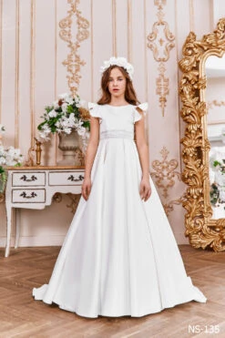 Long Satin Dress With Flared Sleeves(Long Satin Dress With Flared Sleeves)